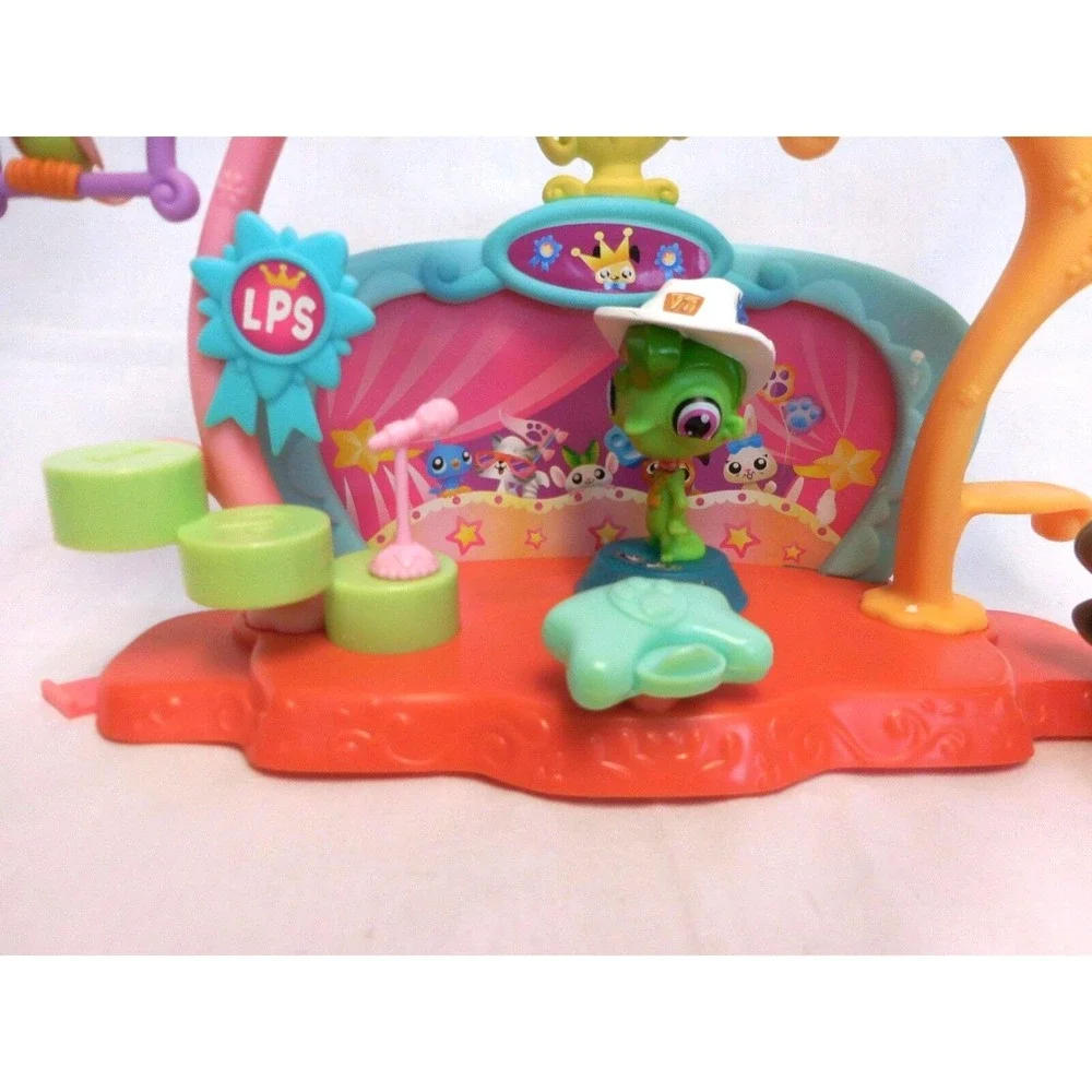 Littlest Pet Shop, Tricks and Talents Show Set PLUS ‎ Extra Pets